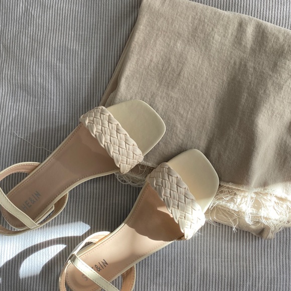 NWT Cream Braided Strap Sandals - Picture 13 of 16